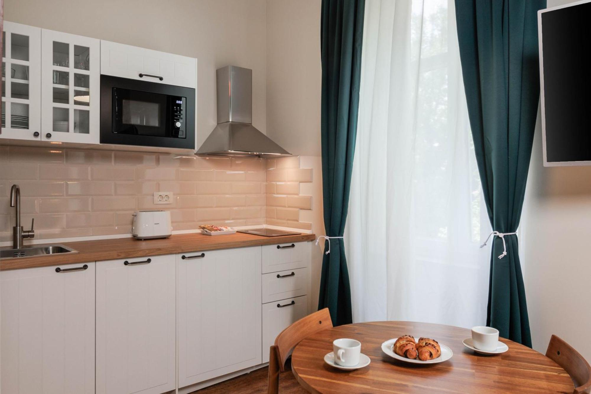 Photel Studio Apartments Crikvenica Esterno foto
